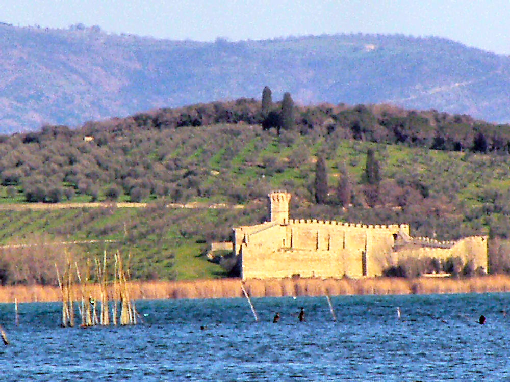 La Rocca di Isola Polvese