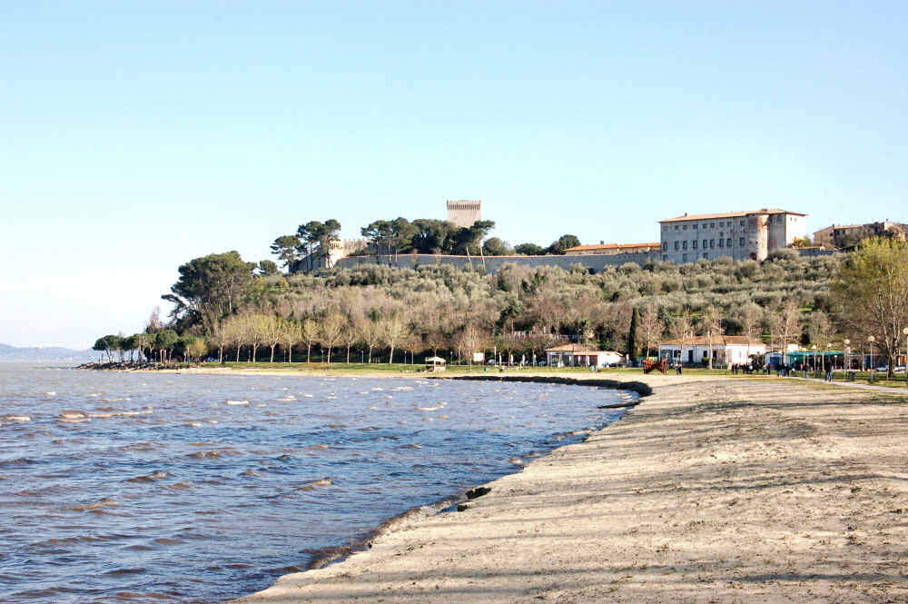 Il lungo lago di Castiglione del Lago